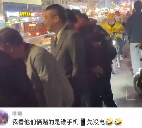 围观群众吃瓜视频,揭秘网络热点的幕后故事